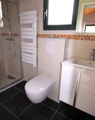 Grande Contemporaine Proche Randonnee Et בית נופש